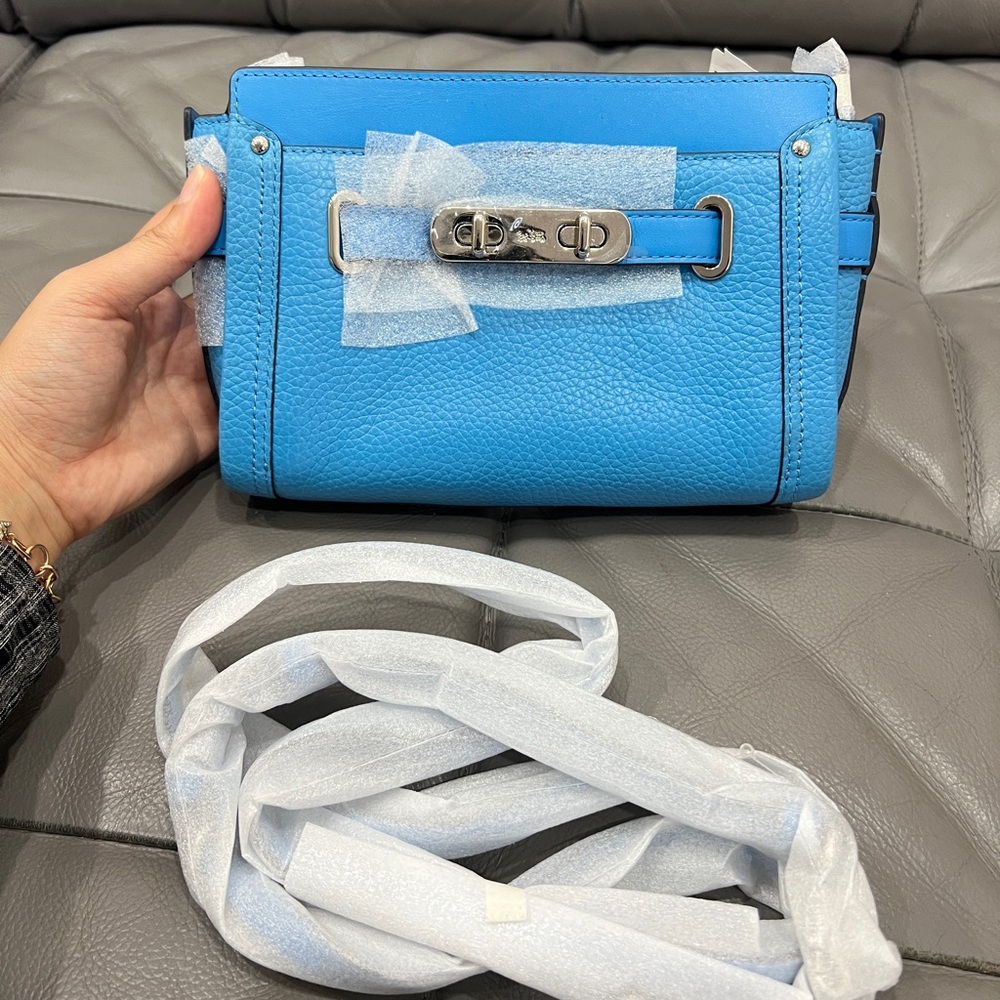 NWT Coach Swagger Wristlet/Crossbody Turquoise # 53032 Retail $275 - Picture 2 of 11